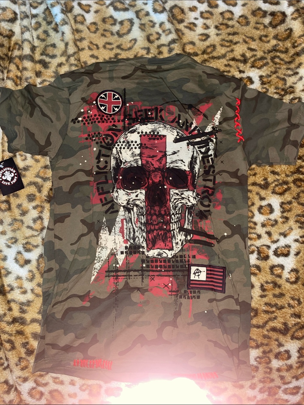 Affliction Olive Camo Short-Sleeve Tee with Skull Graphic and Red Accents - Picture 4 of 5